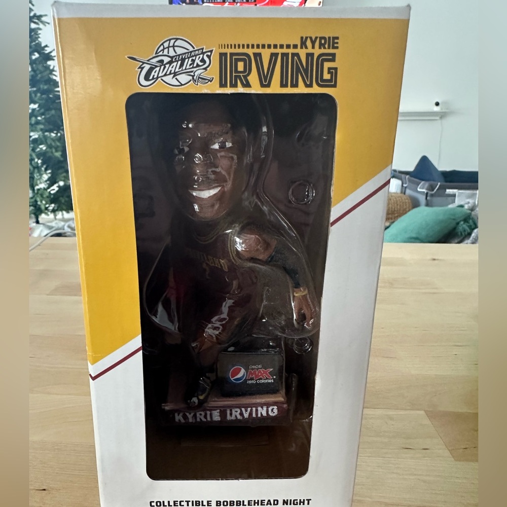 KYRIE IRVING CLEVELAND CAVALIERS BOBBLEHEAD 2014